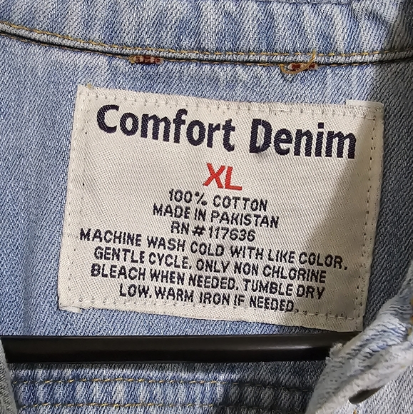 NWT Distressed Denim Vest - Picture 4 of 7